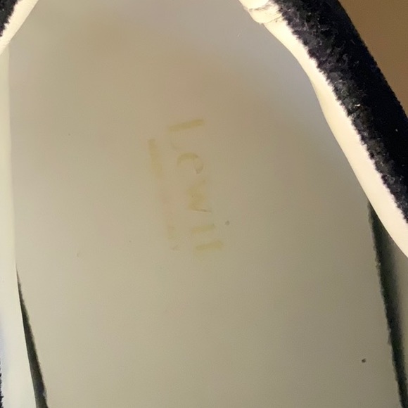 Shoes - Picture 3 of 4